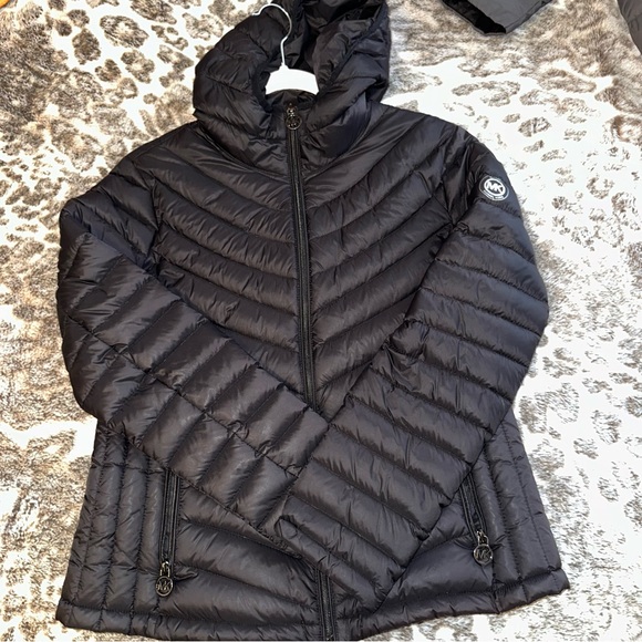 Michael Kors Black Packable Down Fill Jacket - Picture 1 of 4